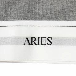 Aries WOMEN'S RIB CROP TOP -NIke Shop 4366f36f1b4b41a3a513a7daf12893f8
