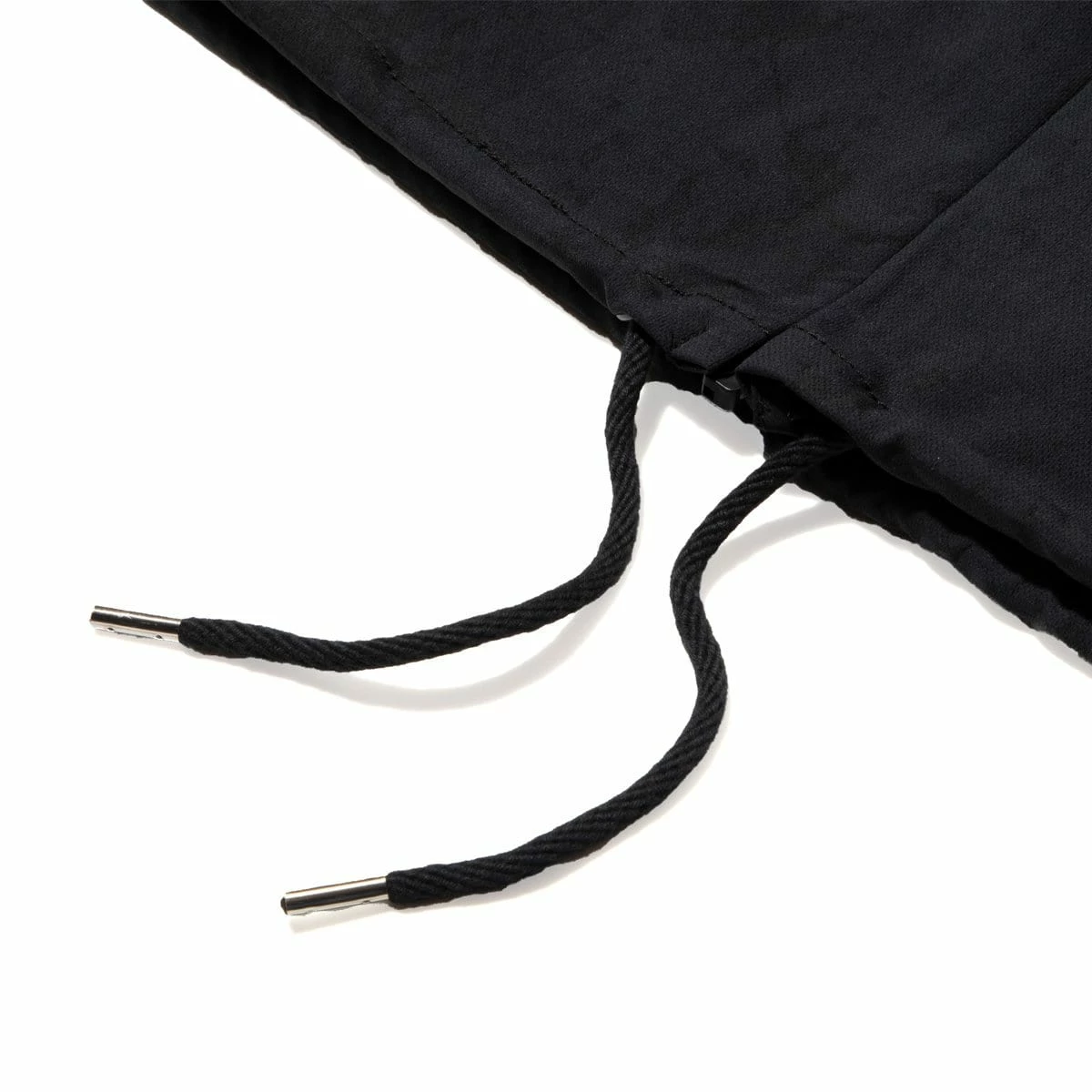 Nanamica ALPHADRY HOODED PARKA 6 Nanamica ALPHADRY HOODED PARKA - Image 4