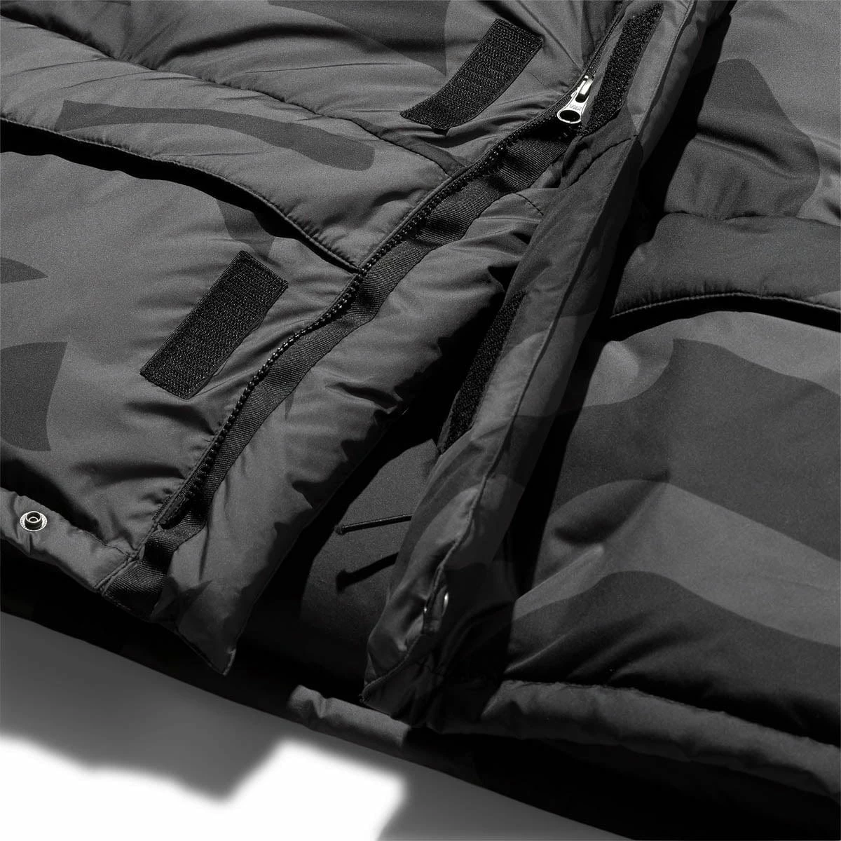 The North Face XX KAWS RETRO 1994 HIMALAYAN PARKA 6 The North Face XX KAWS RETRO 1994 HIMALAYAN PARKA - Image 4