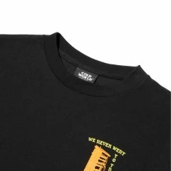 Cold World Frozen Goods MOON HOAX TEE -NIke Shop f39899e5dfa2ad9026d97786734d08e7