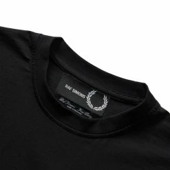 Fred Perry X RAF SIMONS PRINTED SLEEVE T-SHIRT 8 Fred Perry X RAF SIMONS PRINTED SLEEVE T-SHIRT -NIke Shop fredperryPRINTEDSLEEVET SHIRTBLACKSSM4204 3