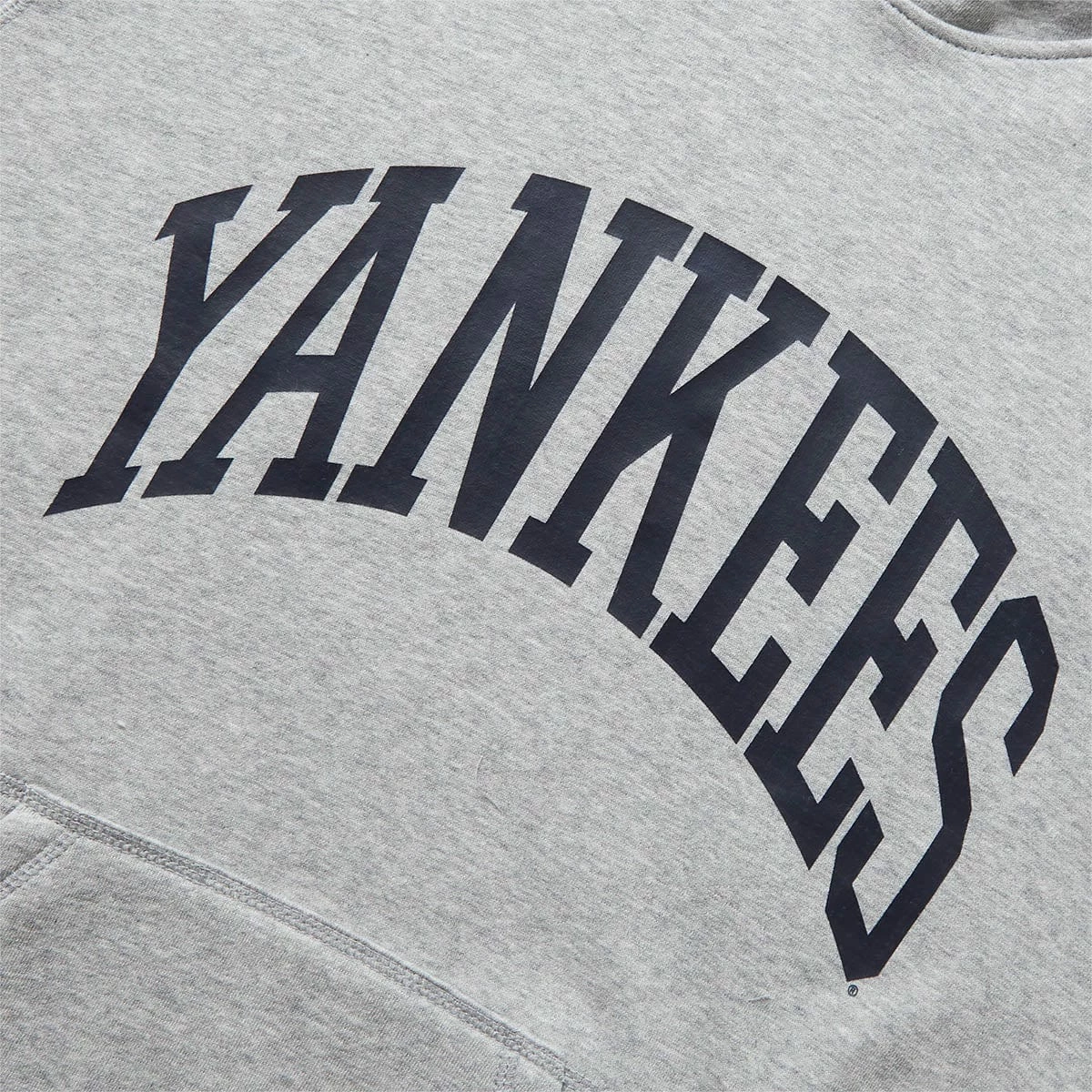 NEW ERA NEW YORK YANKEES ARCH HOODIE 4 NEW ERA NEW YORK YANKEES ARCH HOODIE - Image 2